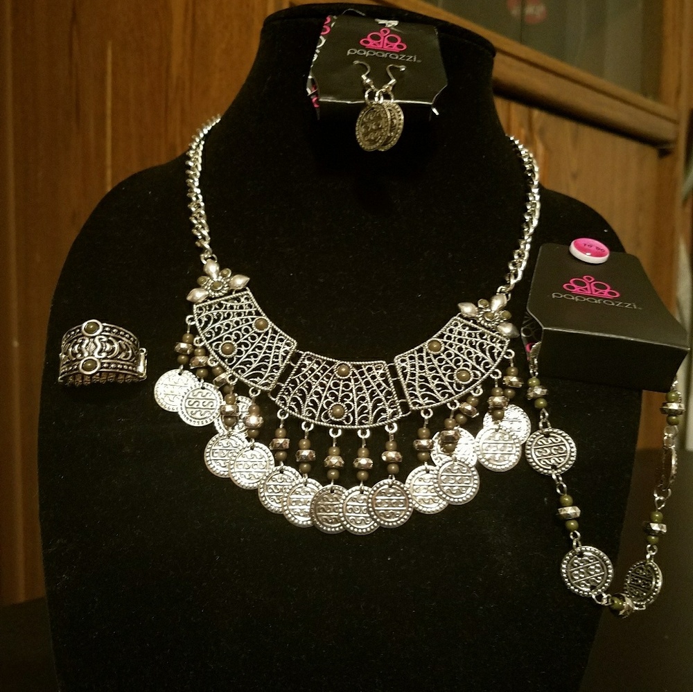 necklace set